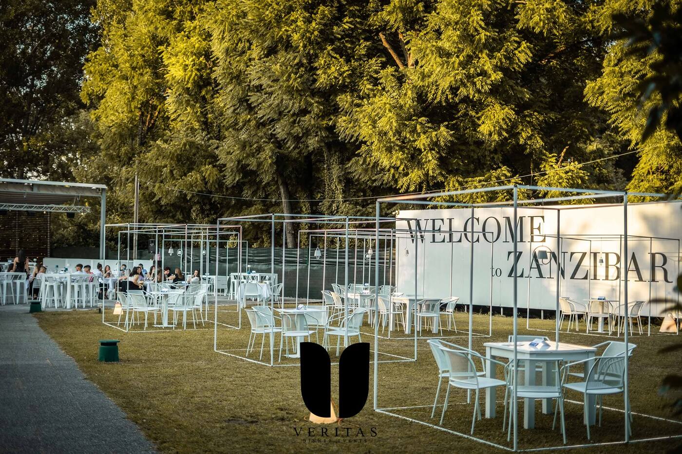 Welcome Zanzibar themed garden setup